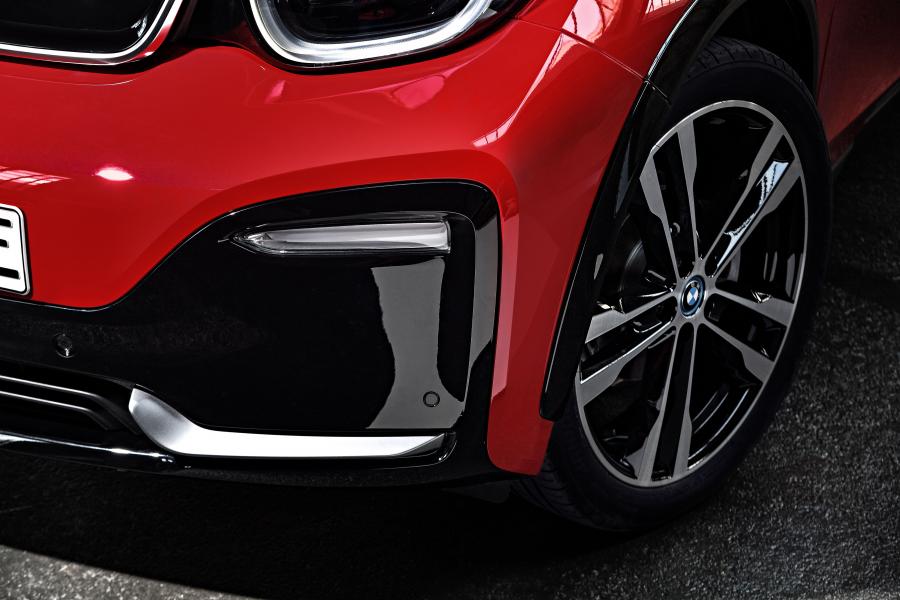 Детали экстерьера BMW i3s (I01) 2018 года  (WW) (фото 35 из 97)